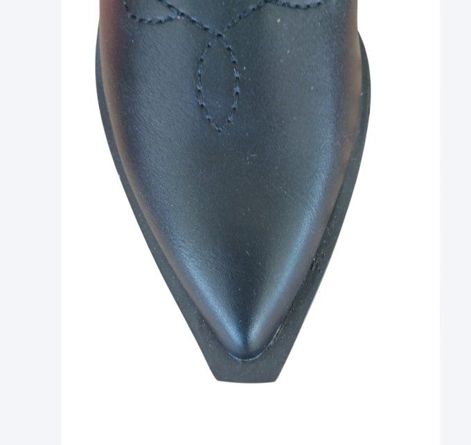 Bottine noir cloutés