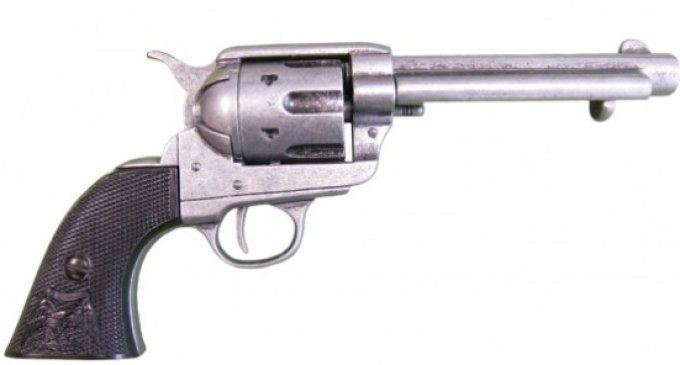 Pistolet crosse noire