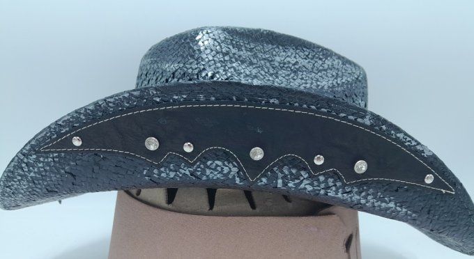 Chapeau noir & gris médaillon strass