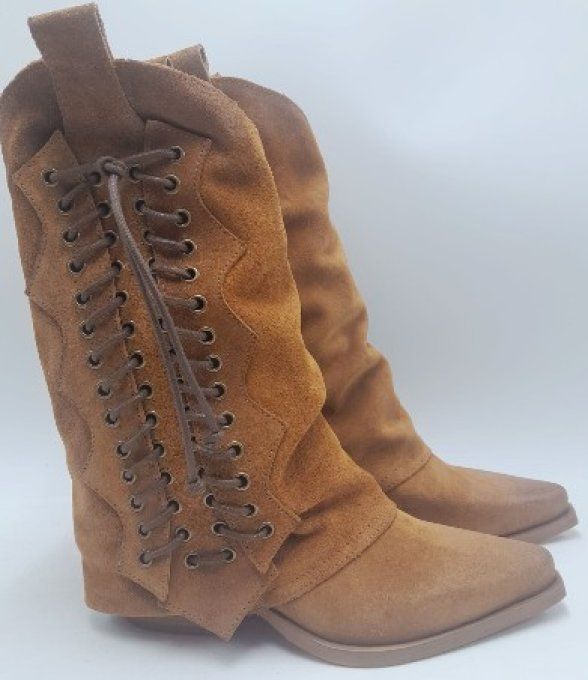 Botte à revers marron à lacets