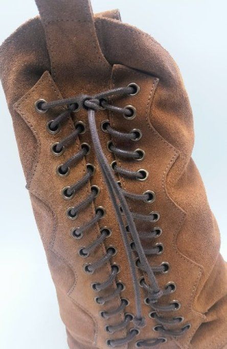 Botte à revers marron à lacets