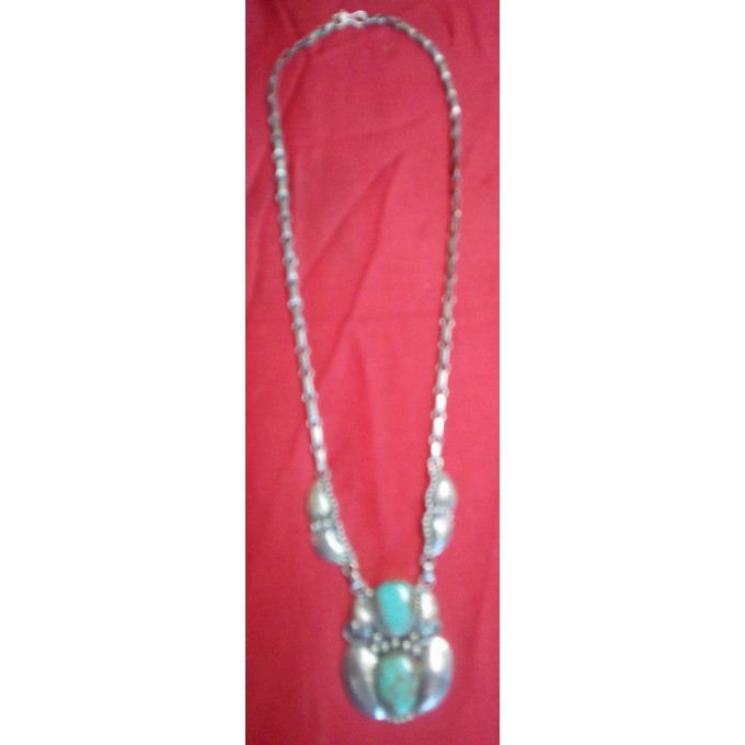 Collier 8 feuilles + 2 grosses pierres turquoise