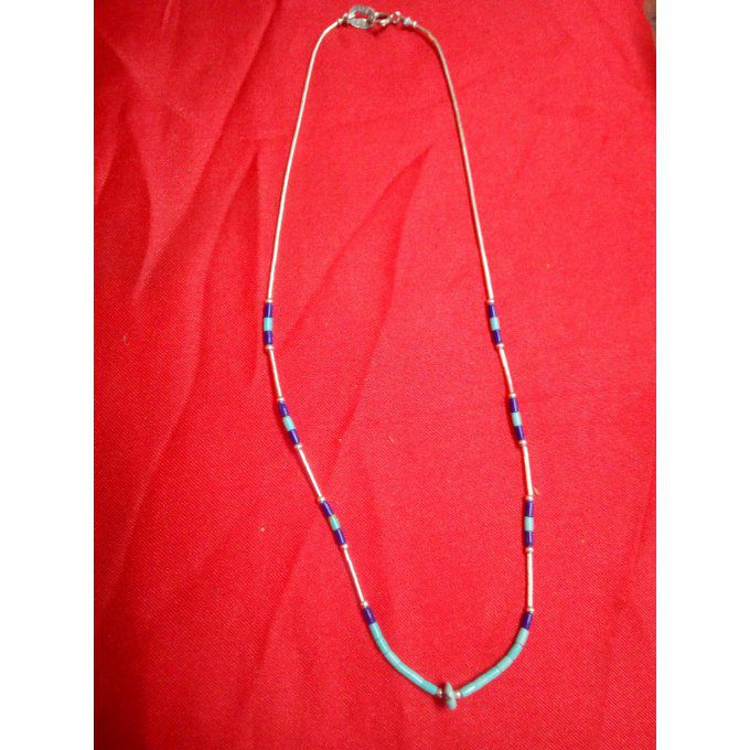 Collier en argent perles bleu au millieu