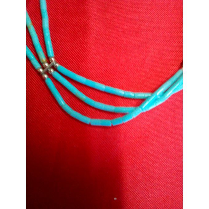 Collier en perles bleu turquoise