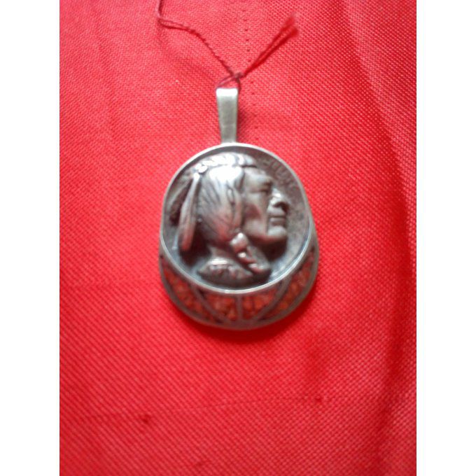 Pendentif médaillon tête d'indien