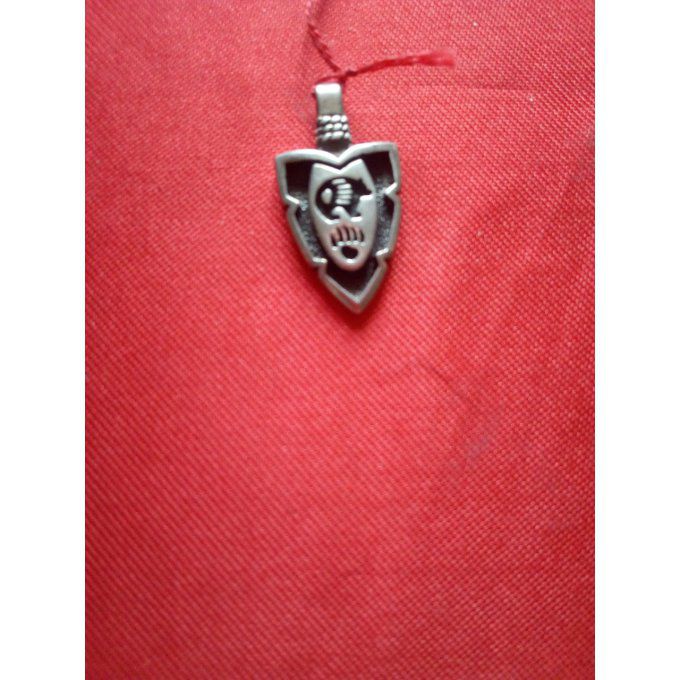 Pendentif fleche motif ours