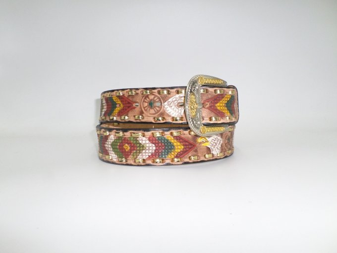 Ceinture beige avec têtes d'aigles et motifs indien