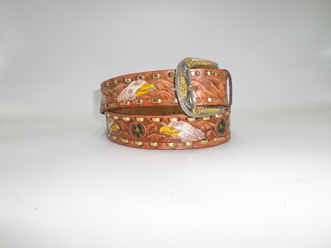 Ceinture marron avec tête d'aigles et fleurs vertes