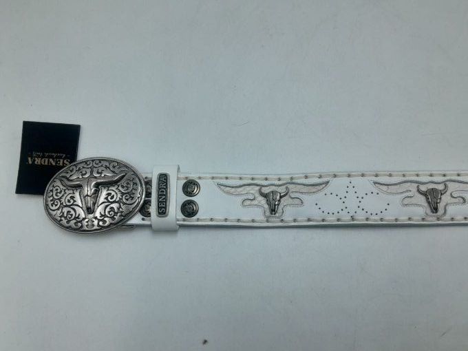 Ceinture blanche "crâne"
