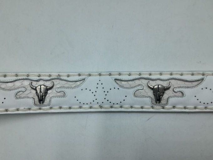 Ceinture blanche "crâne"